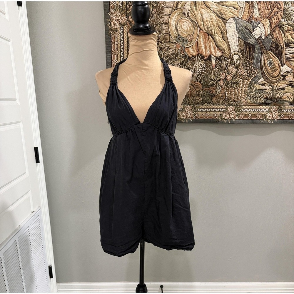 Fashion Nova Romper Womens Medium Black Halter V Neck‎ Open Back Lined Summer